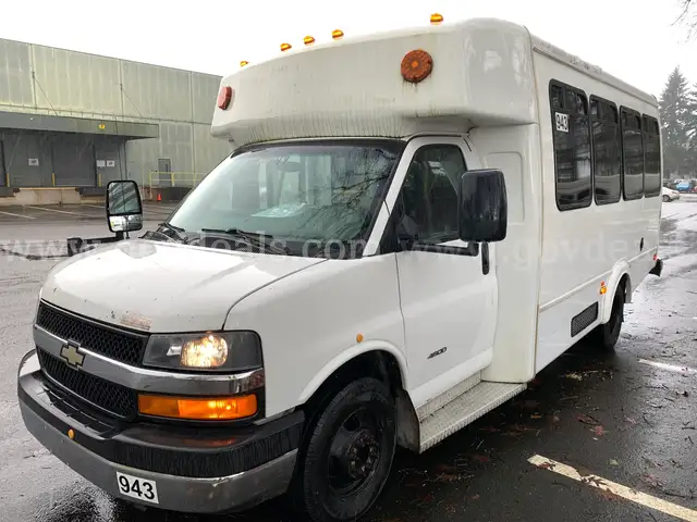 2012 Chevrolet Express G4500 GCII Shuttle Bus 14 Passenger w/ Wheelchair Lift *Tow-Away*(ID#44540) (PRT) (26-0149) 11700