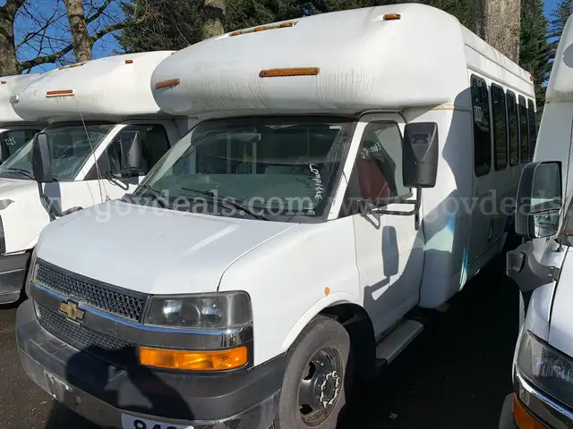 2010 Chevrolet Express G3500 Shuttle Bus 14 Passenger w/ Wheelchair Lift *Tow-Away* (ID# 44562) (PRT) (26-0163) 11700