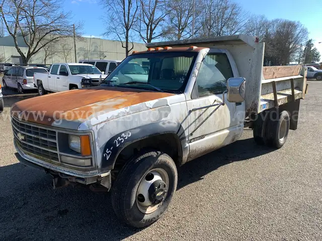 1993 Chevrolet C/K 3500 4WD Truck w/ Dump Bed (ID# 44627) (EF09) (25-2330) 305