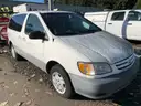 2001 Toyota Sienna SE Van *Tow-Away* (ID# 44632) (OEF) (25-3792) 693