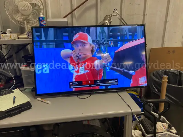 Lot of Three Televisions  (ID #44667) (H04-1L) No UPC