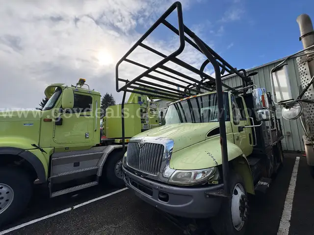 2006 International 4300 SBA 4X2 Traffic Control Truck, TOW AWAY, Does Not Run (ID# 44708) (E10) (25-4361) 405