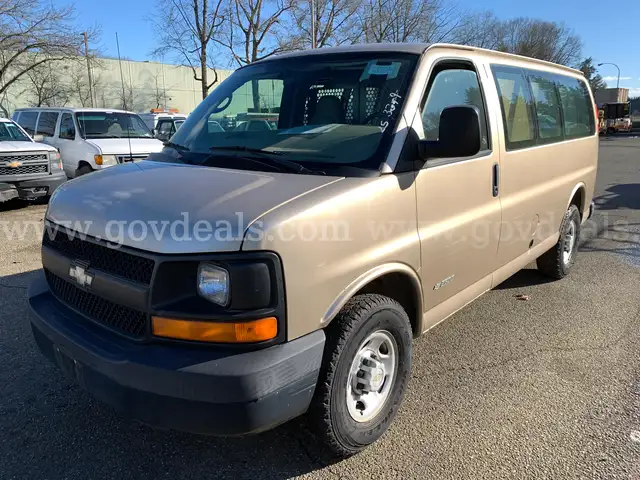 2006 Chevrolet Express RWD Cargo Van *Tow-Away* (ID# 44713) (EF0) (25-3379) 405