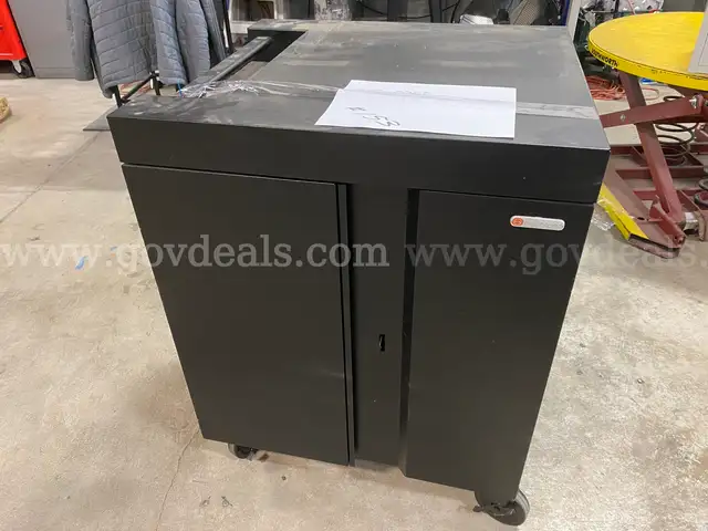 Lot 3 - Bretford Charging Cart & Table Top Charger (ID #44738) (G03-1L) (26-0263-16) 35066