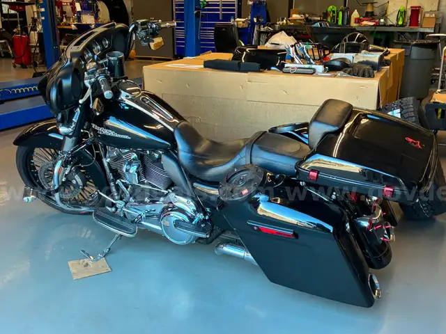 2017 Harley-Davidson FLHX Street Glide Confiscated Motorcycle