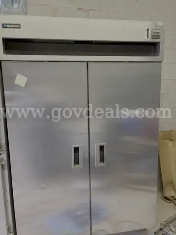 Delfied - 2 section Reach-in cooler