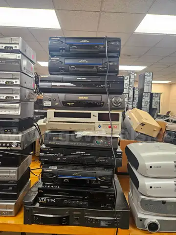 VCR/DVD Player Combos and DVD Players