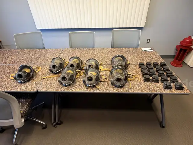 Scott AV 3000 SCBA Masks and Amplifiers