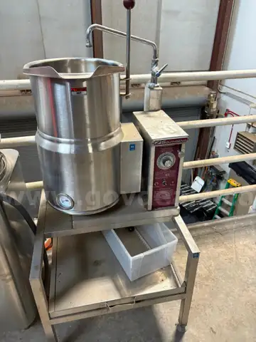 Tippable Water Kettle 6 Gallon