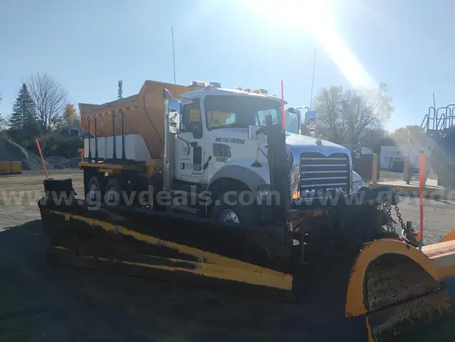 2012 Mack GU713 Plow/Spreader Truck