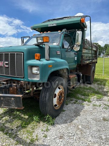 2002 GMC C7H042 | GovDeals