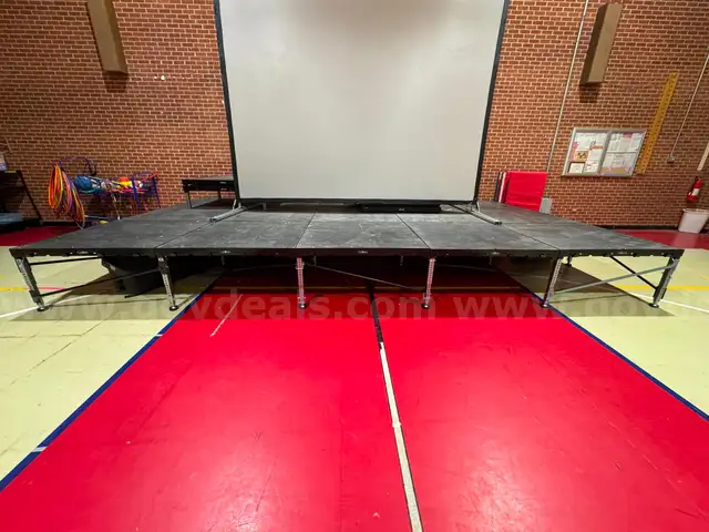 16&#x27;x20&#x27; Granite Industries Adjustable Height Portable Signature Stage
