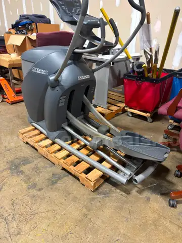 Octane Fitness PRO 370 Elliptical