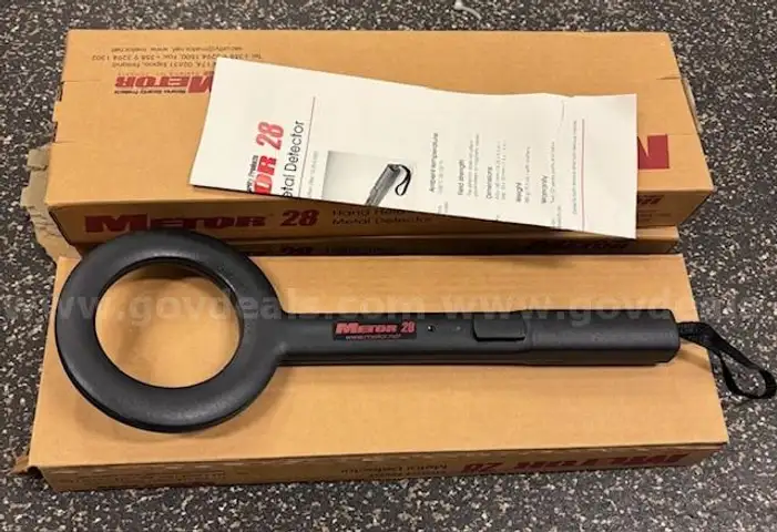 Metor 28 Hand Held Metal Detector