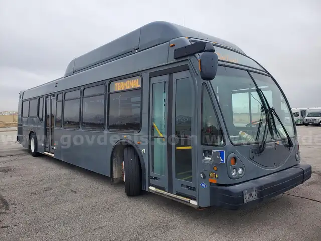 2017 ELDORADO NATIONAL SHUTTLE BUS