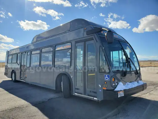 2017 ELDORADO NATIONAL SHUTTLE BUS
