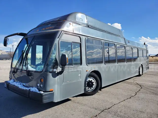 2017 ELDORADO NATIONAL SHUTTLE BUS