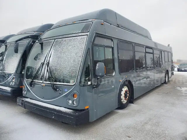 2017 ELDORADO NATIONAL SHUTTLE BUS