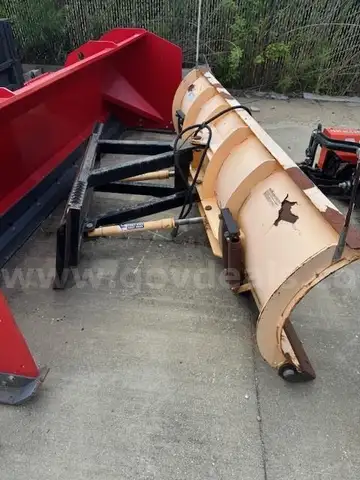 Skid Loader 8&#x27; Snow Plow System