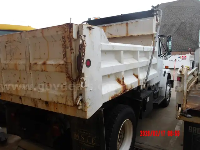 2004 Freightliner FL70