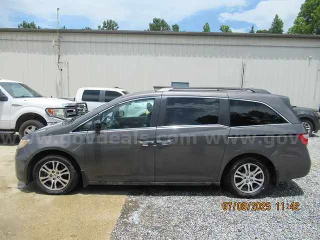 2012 Honda Odyssey with hidden Trap Door