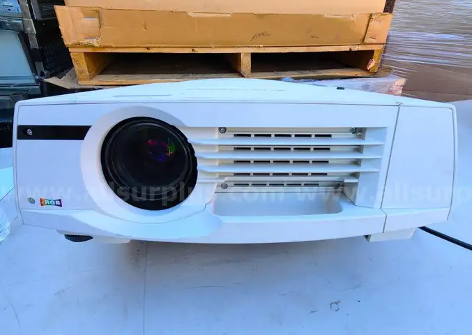 Mitsubishi SL5900U High-Brightness 3LCD Multimedia Projector (Internal ID #121625-2)