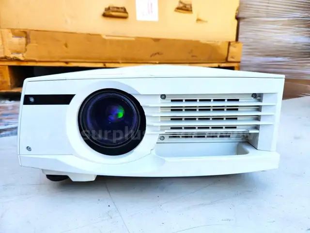 Mitsubishi XL5980U 3LCD Multimedia Projector (Internal #121625-3)