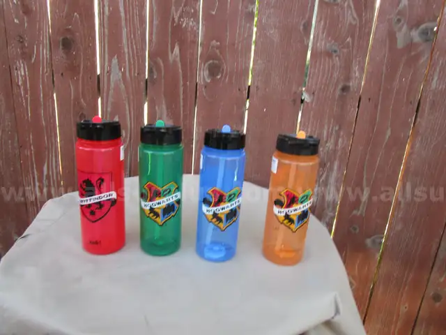 Lot of 21 Zak Smiles Water Bottles Multicolor Reusable Dishwasher Safe 25oz/739ml bx29