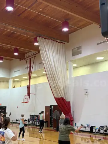 GYMNASIUM DIVIDING CURTAIN