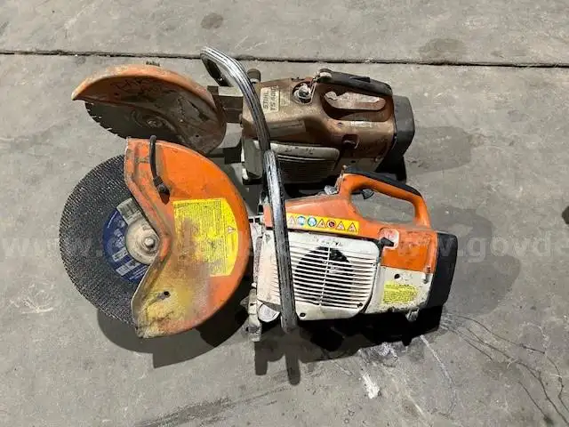 TS 400 STIHL concrete saw with a spare parts saw