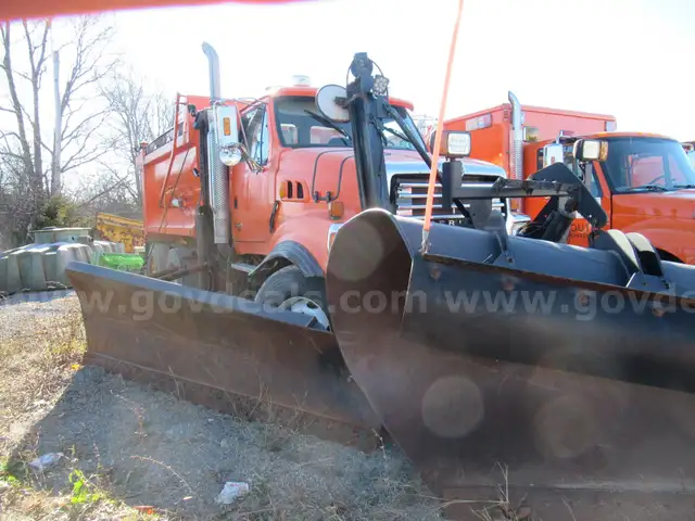 2009 Sterling LT9500 Plow Truck