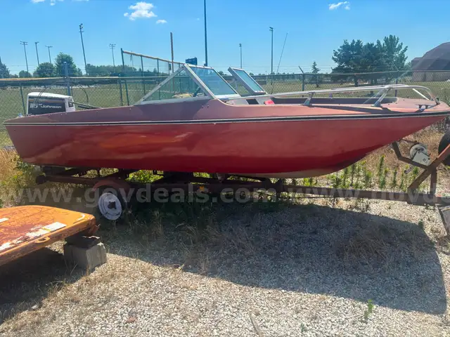 1972 Swisscraft Fiberglass Boat w/Johnson 115 outboard motor &#x26; Trailer PARTS ONLY