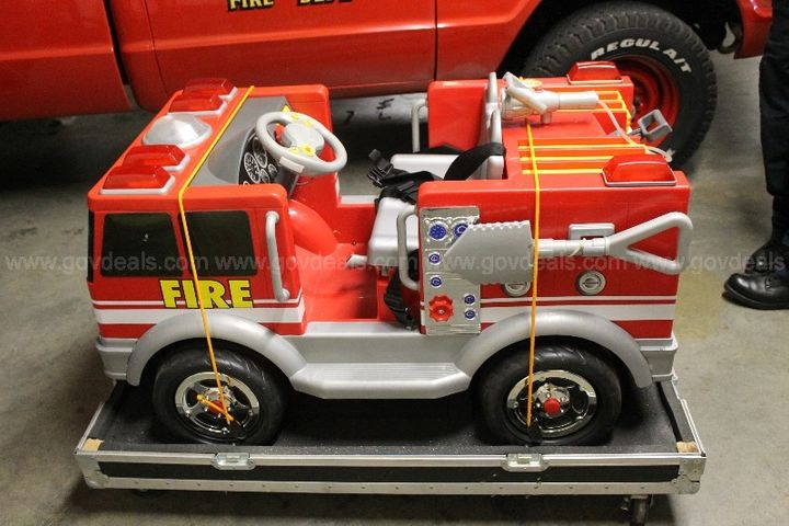 Remote Control Power Wheels Fire Truck - Lot B16 