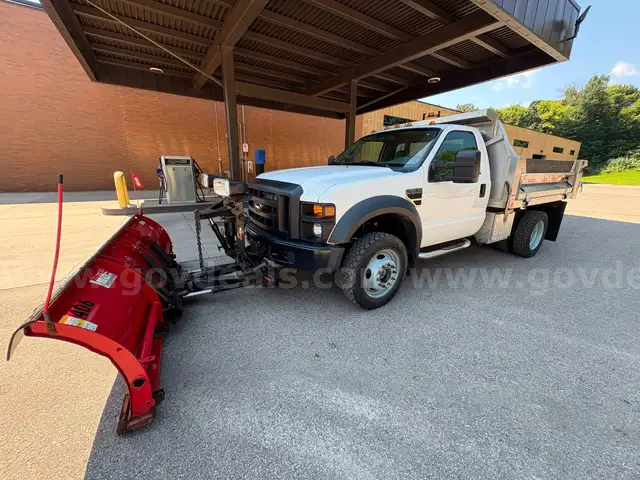 2008 Ford F-450 SD XL w/ Aluminum Dump Box, Plow, Sander - 4WD