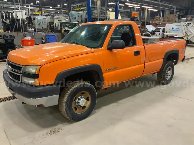 2006 Chevrolet Silverado 2500HD Work Truck 4WD
