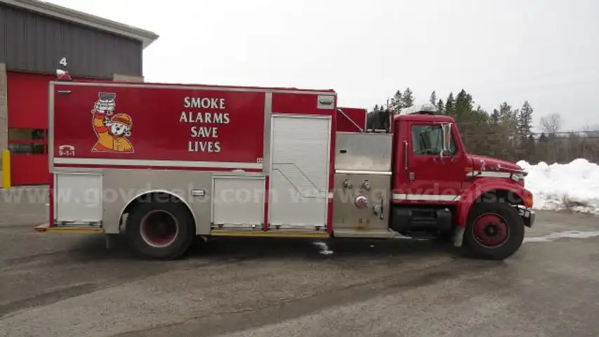 2000 International 4900 Pumper Fire Truck