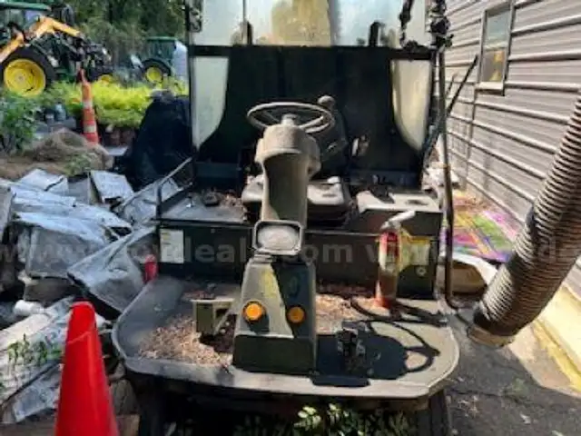 Allianz Madvac Compact Sweeper &#x2013; Non-Operational Condition