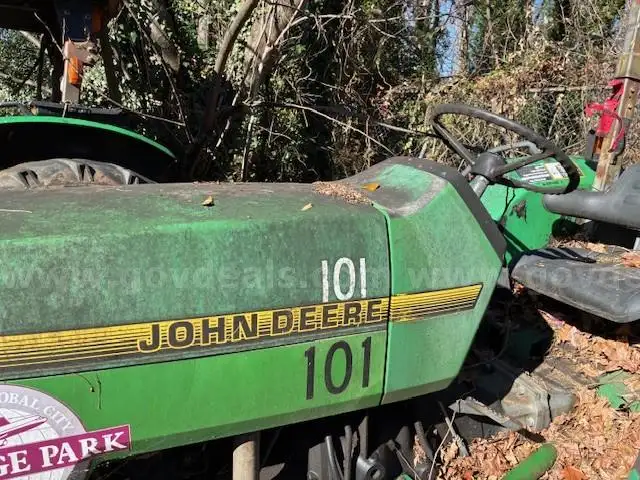 John Deere 5200