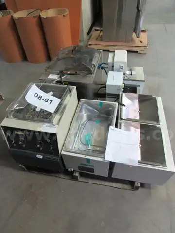 08-61 Lab Baths