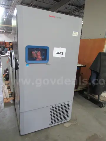 08-72 Lab freezer