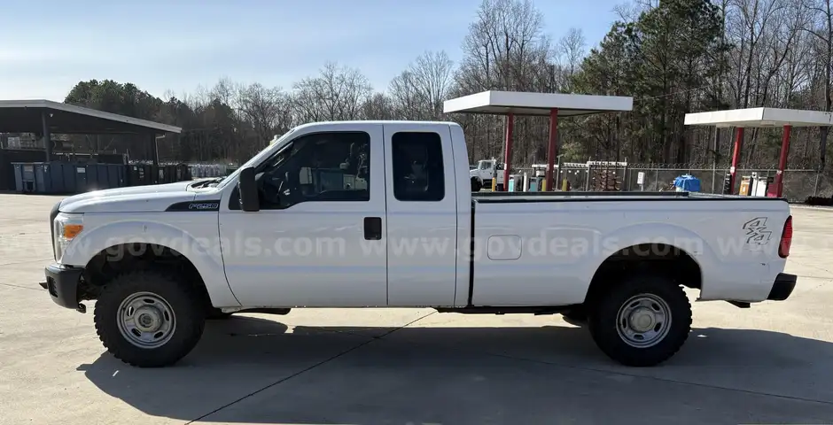 2014 Ford F-250 SD XL SuperCab Long Bed 4WD