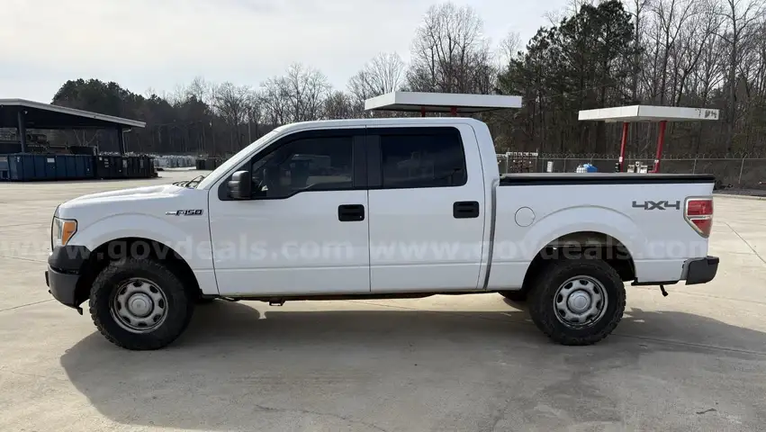 2010 Ford F-150 XL SuperCrew 5.5-ft. Bed 4WD