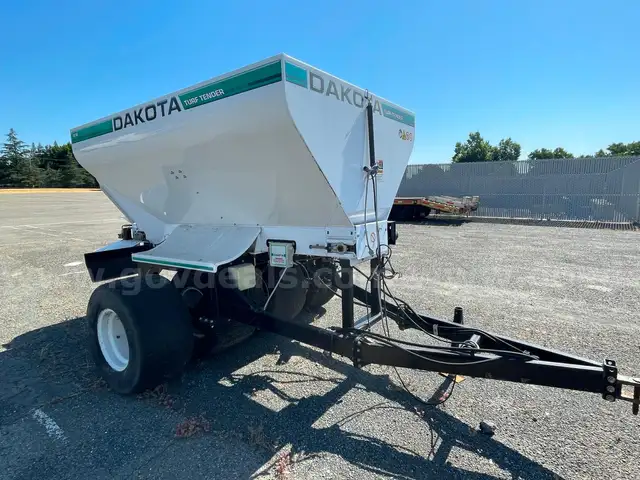 Dakota Turf Tender Spreader Trailer