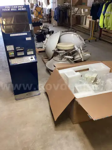 2 Kiosks And 6 Radio Dish Antennas