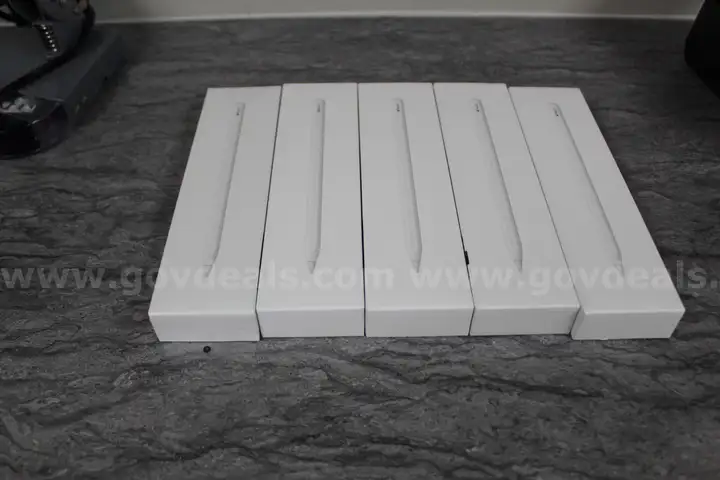 LOT OF FIVE APPLE PENCILS 2ND GEN