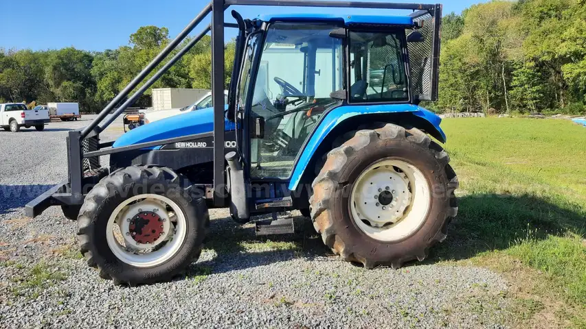 New Holland TL100 4WD Tractor