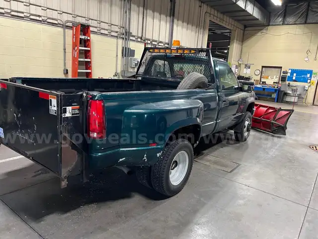 1998 Chevy Cheyenne 3500 4x4 w/plow