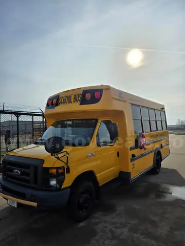 2015 Ford Econoline Girardin Microbird Lift Bus - 16 Passenger.