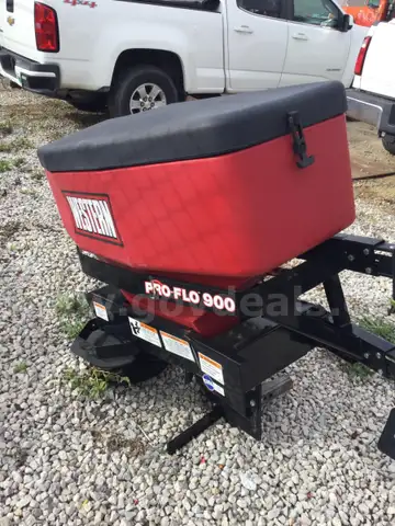 2022 WESTERN PRO-FLO 900 SALT SPREADER