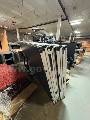 Lot of 1 Foldable Stage
